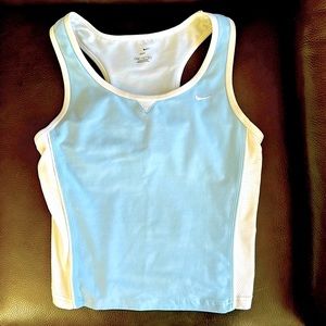 Women’s Nike DRI-FIT workout tank w/shelf bra. Small.